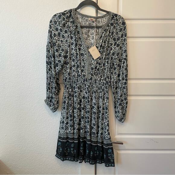 Faherty Montana Dress in Navy - Picture 3 of 7